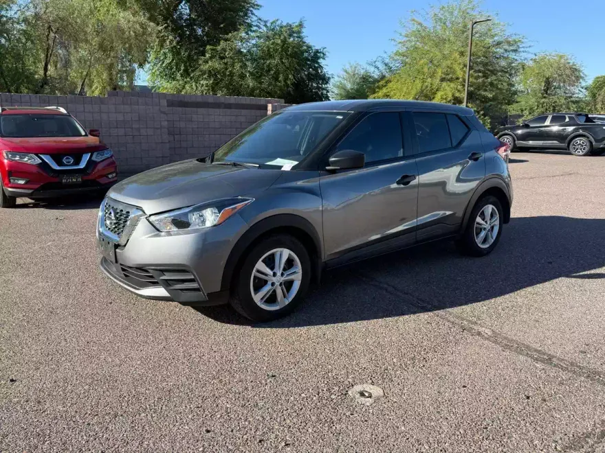 2020 Nissan Kicks S photo 1