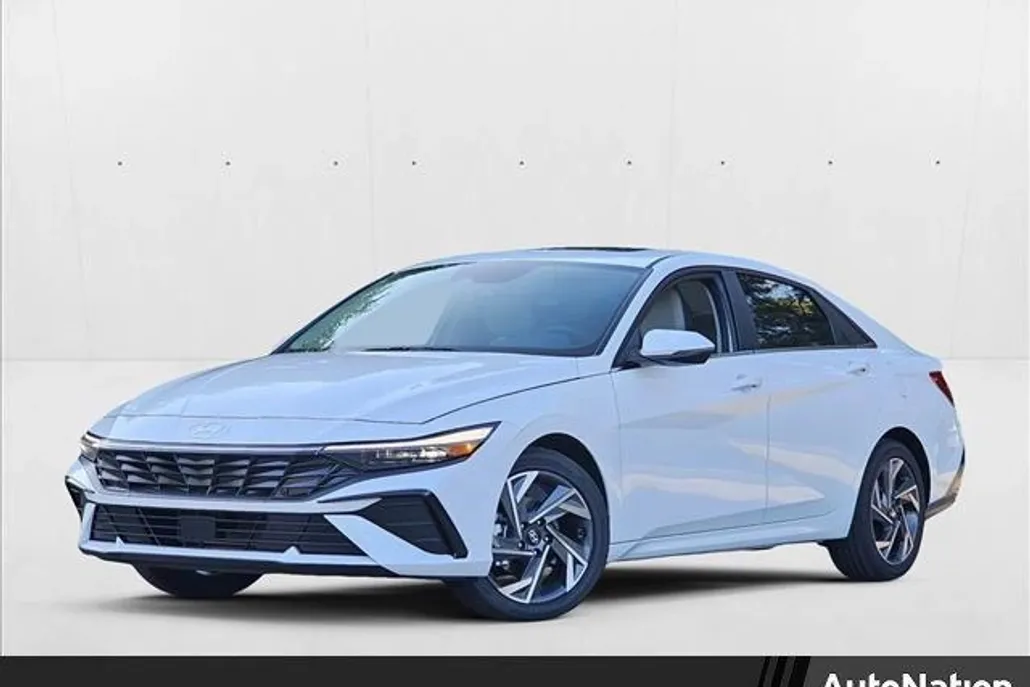 2025 Hyundai Elantra Limited photo 1