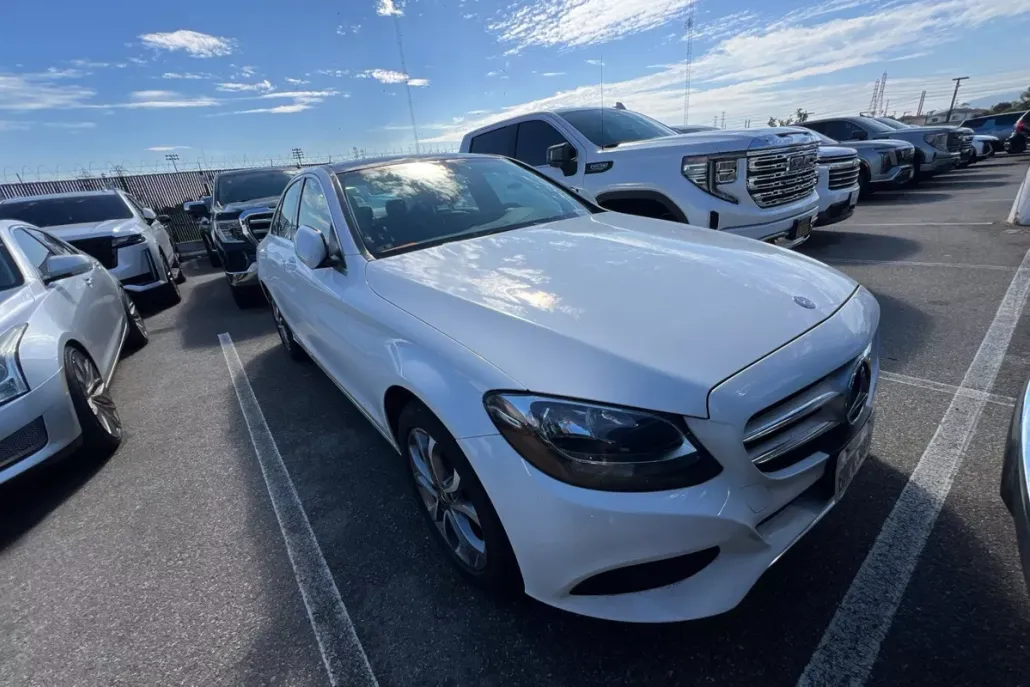 2017 Mercedes Benz C 300 photo 1