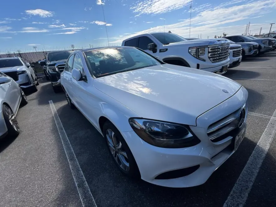 2017 Mercedes Benz C 300 photo 1