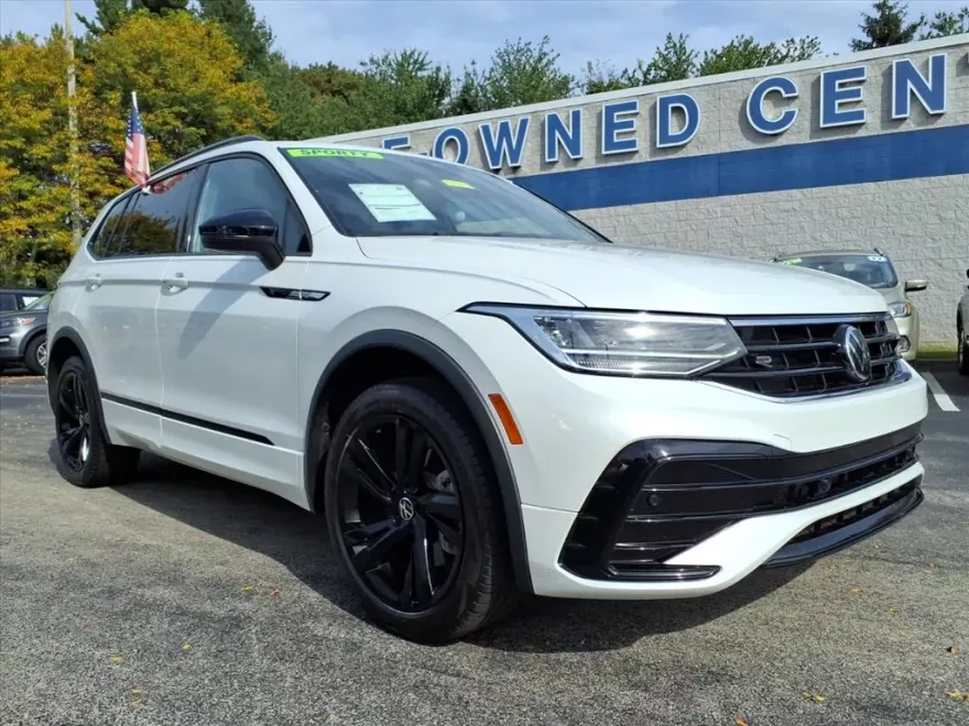 2024 Volkswagen Tiguan SE R-Line Black photo 1