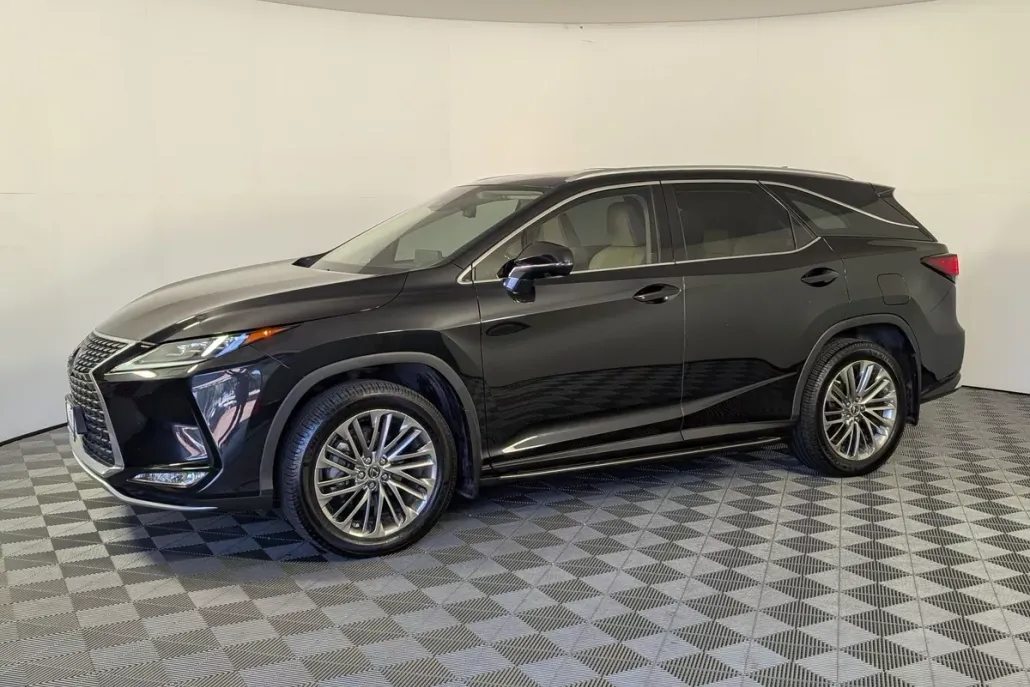 2022 Lexus RX 350L Luxury photo 1