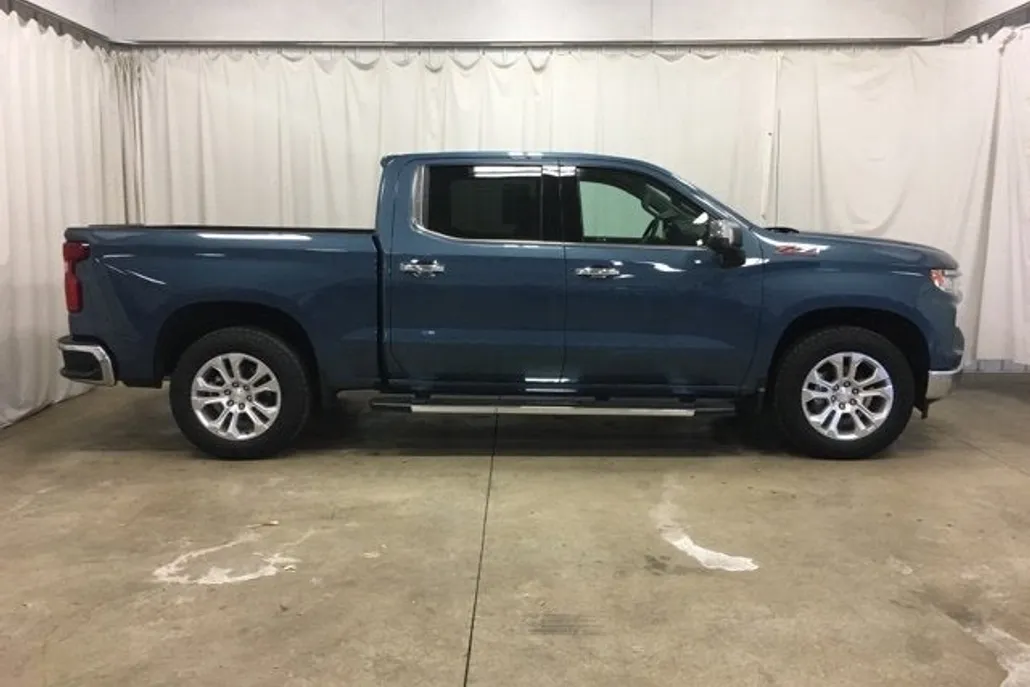 2024 Chevrolet Silverado 1500 LTZ photo 1