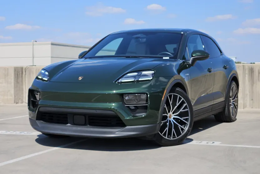 2025 Porsche Macan Electric 4 photo 1