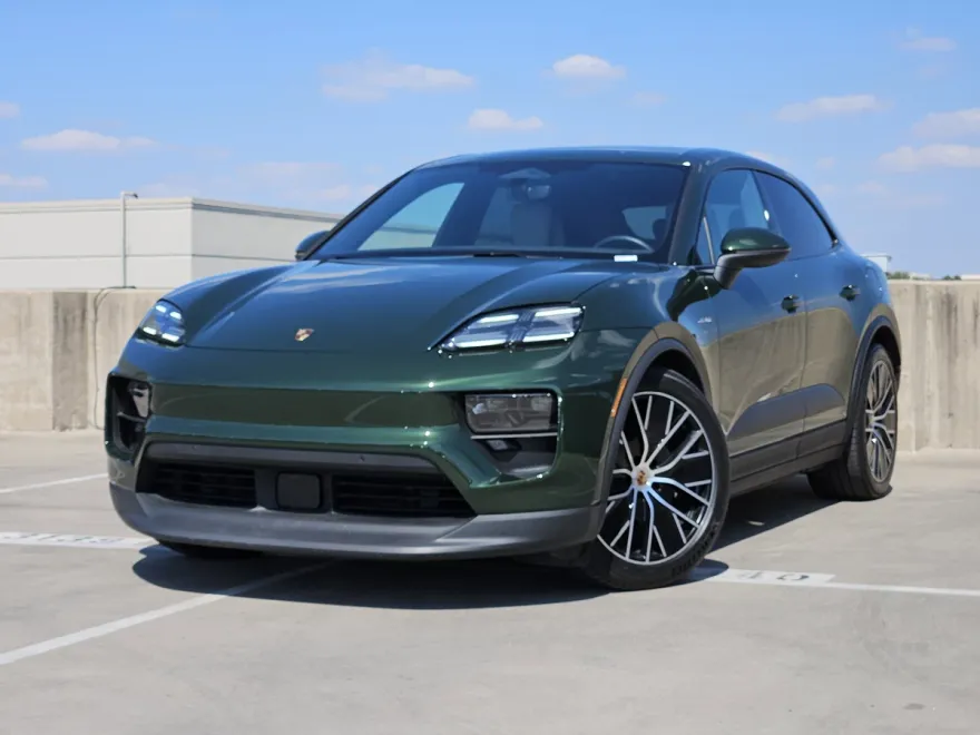 2025 Porsche Macan Electric 4 photo 1
