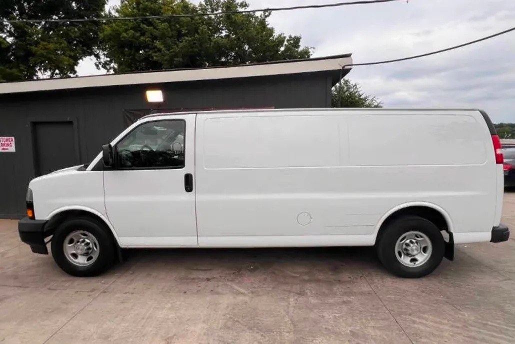 2018 Chevrolet Express 3500 Cargo Van photo 1