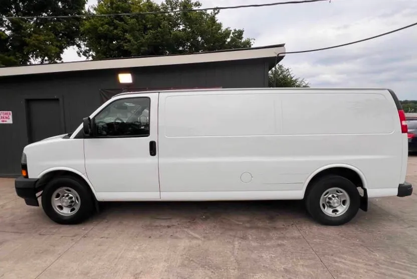 2018 Chevrolet Express 3500 Cargo Van photo 1