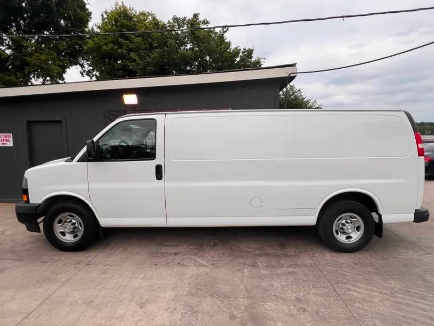 2018 Chevrolet Express 3500 Cargo Van photo 1