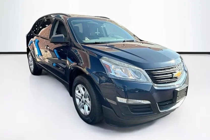 2016 Chevrolet Traverse LS photo 1