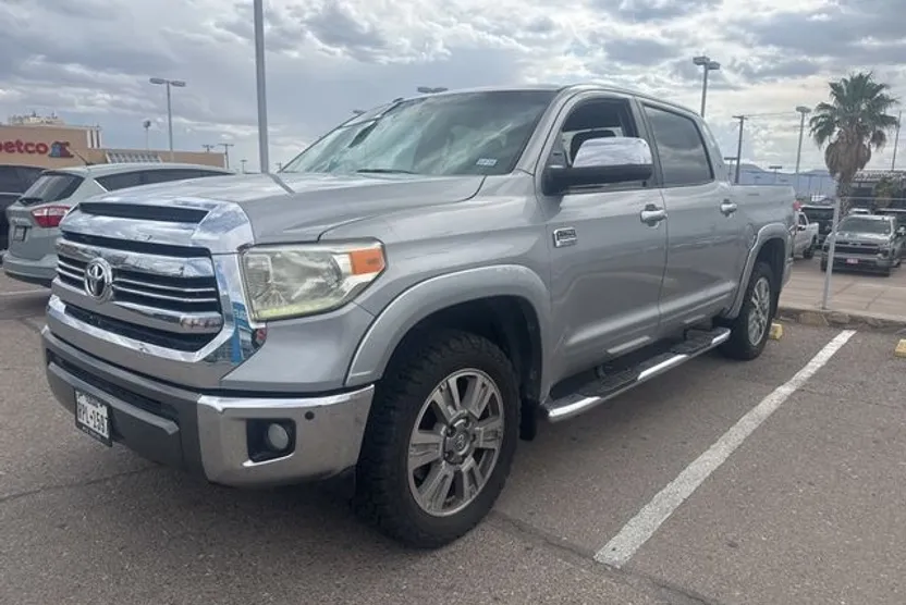 2016 Toyota Tundra Platinum photo 1