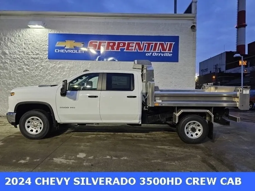 2024 Chevrolet Silverado 3500HD photo 1
