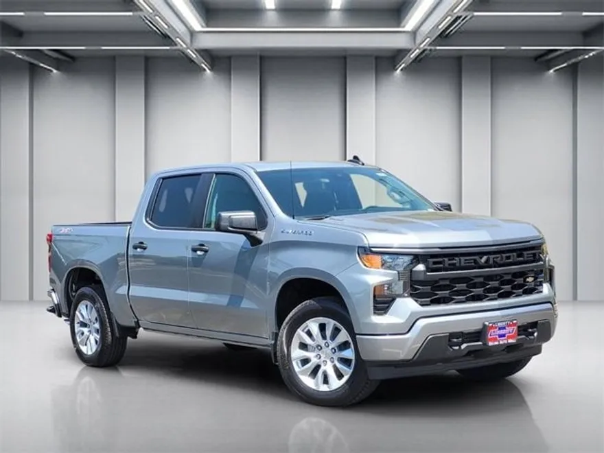 2026 Chevrolet Silverado 1500 Custom photo 1