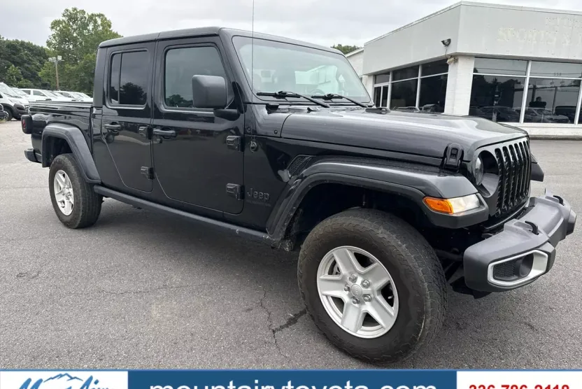 2022 Jeep Gladiator Sport S photo 1