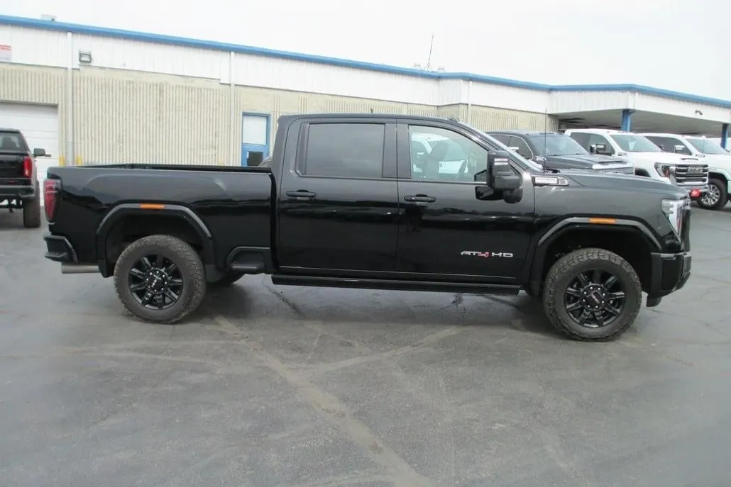 2025 Gmc Sierra 2500 HD AT4 photo 1