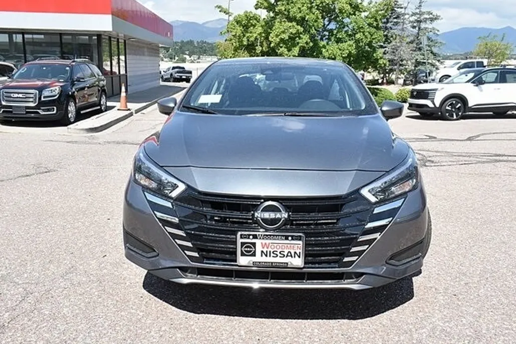 2025 Nissan Versa 1.6 SV photo 1