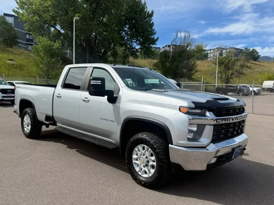 2022 Chevrolet Silverado 3500HD LT photo 1