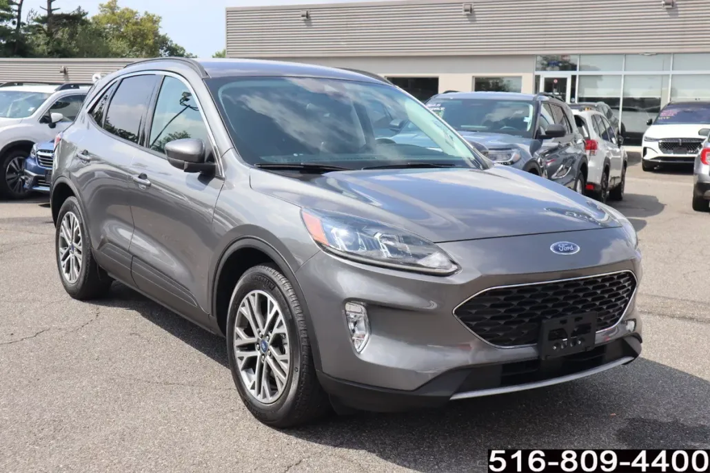 2022 Ford Escape SEL photo 1