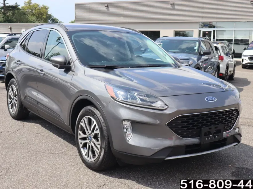 2022 Ford Escape SEL photo 1