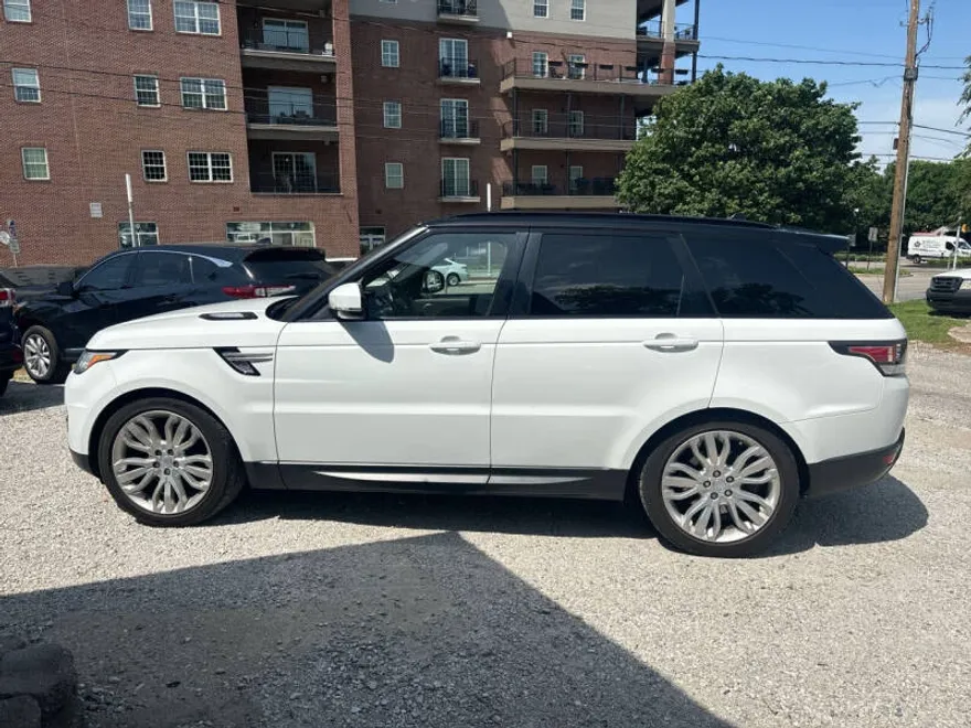 2016 Land Rover Range Rover Sport HSE photo 1