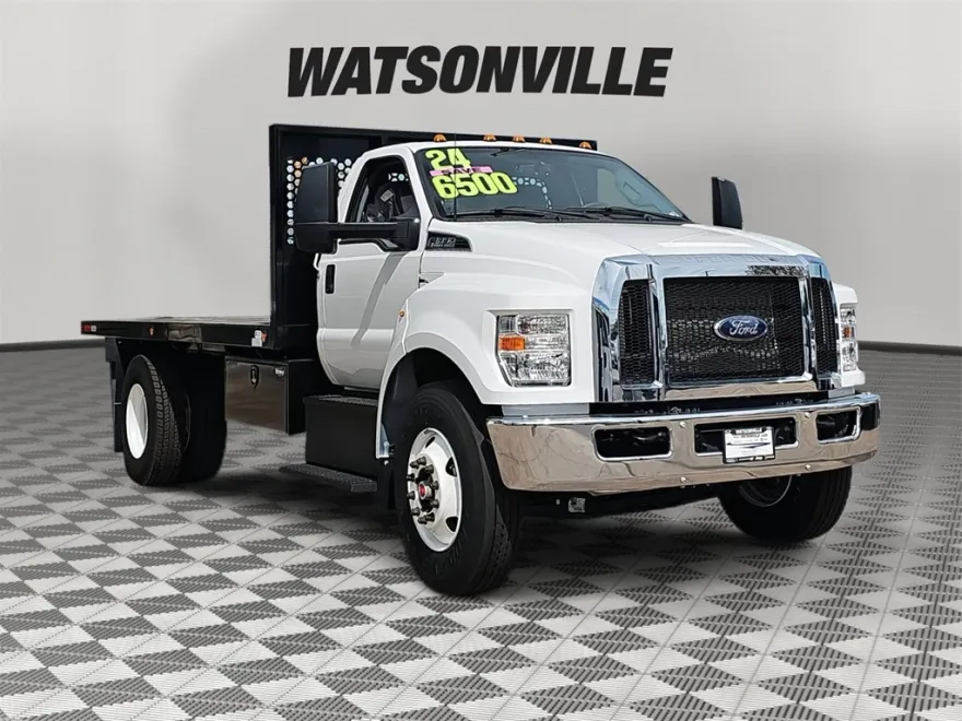2024 Ford F-650 photo 1