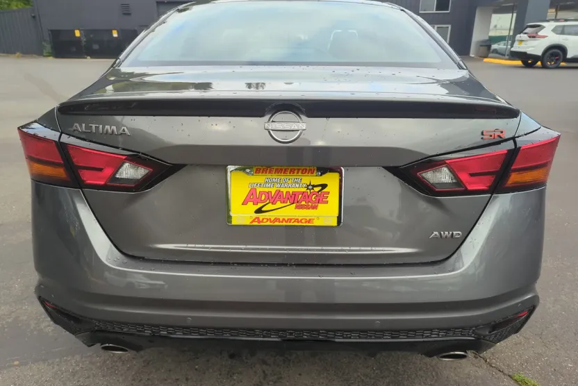 2025 Nissan Altima SR photo 1