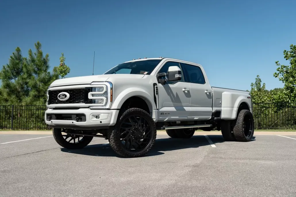 2025 Ford F-450 photo 1