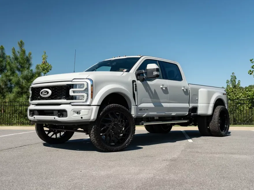 2025 Ford F-450 photo 1