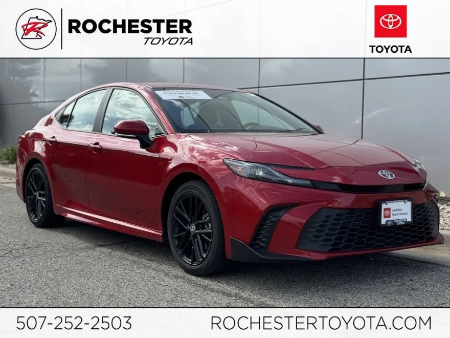 2025 Toyota Camry SE photo 1