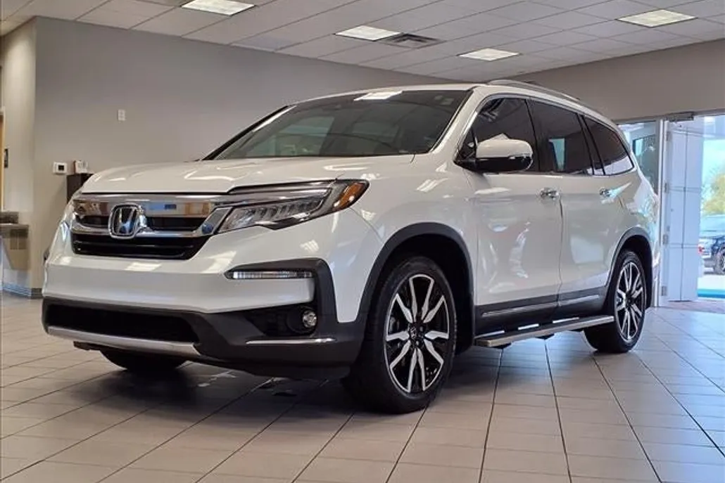 2022 Honda Pilot Touring photo 1