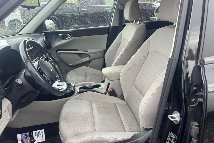 2022 Kia Soul EX photo 1
