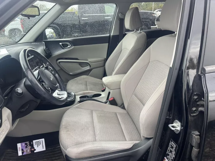 2022 Kia Soul EX photo 1