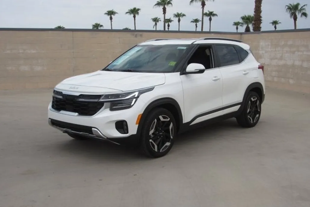 2024 Kia Seltos SX photo 1