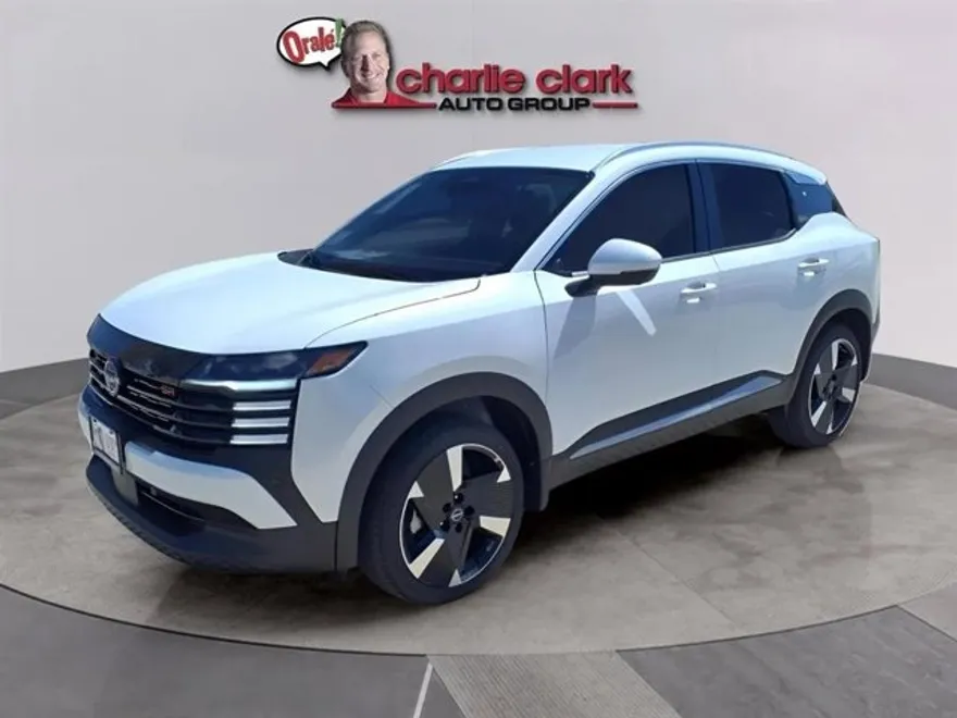 2025 Nissan Kicks SR photo 1