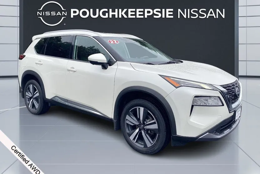 2022 Nissan Rogue SL photo 1