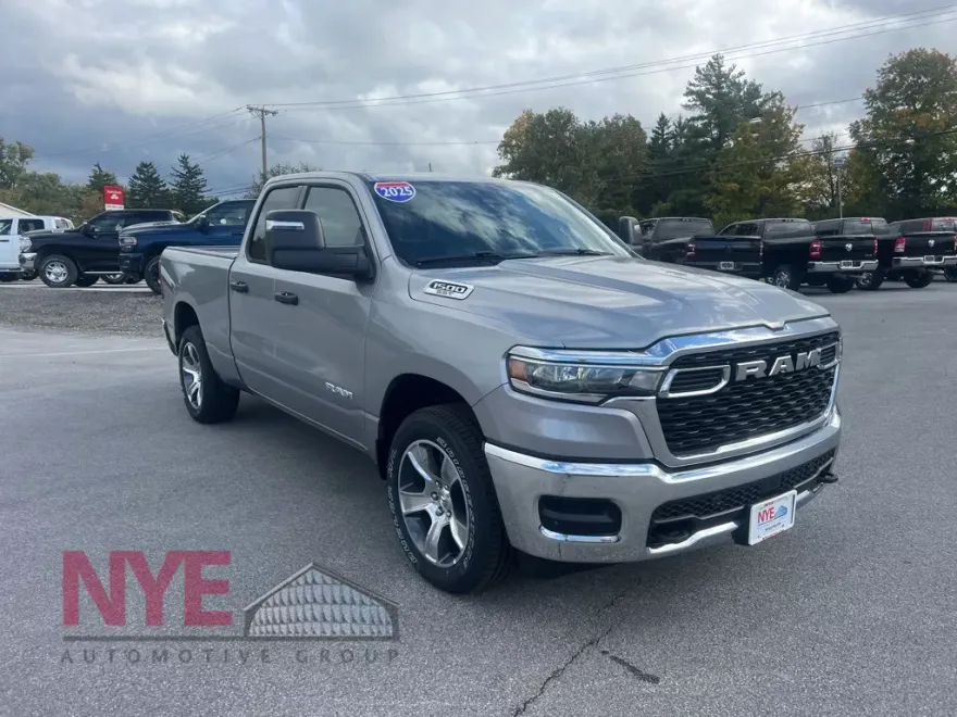 2025 Ram 1500 Tradesman photo 1