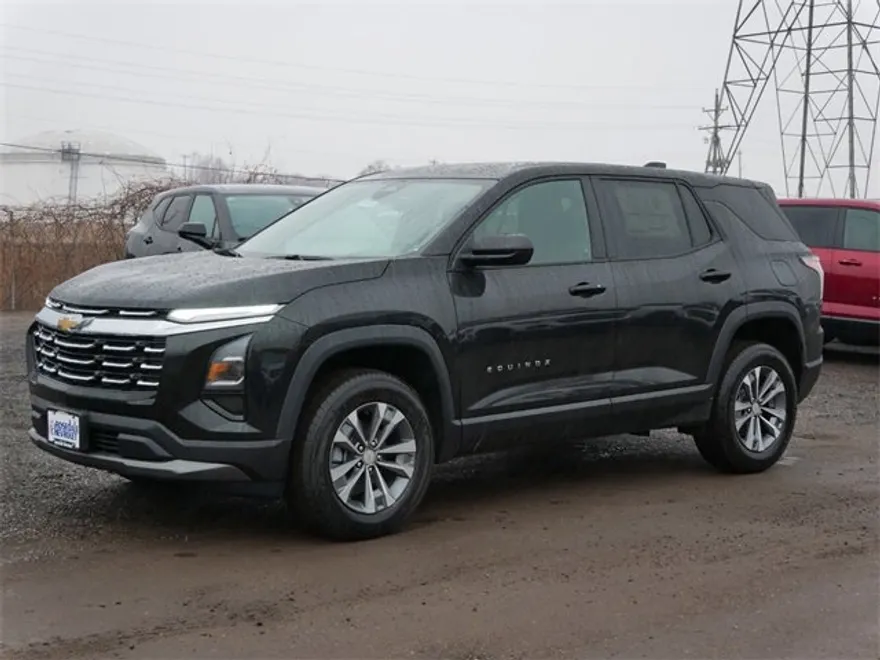 2025 Chevrolet Equinox LT photo 1