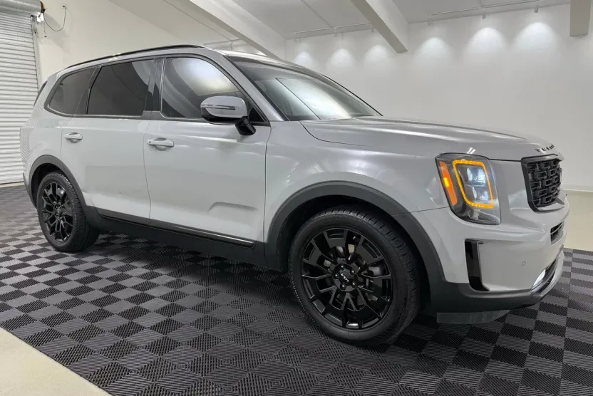 2022 Kia Telluride SX photo 1