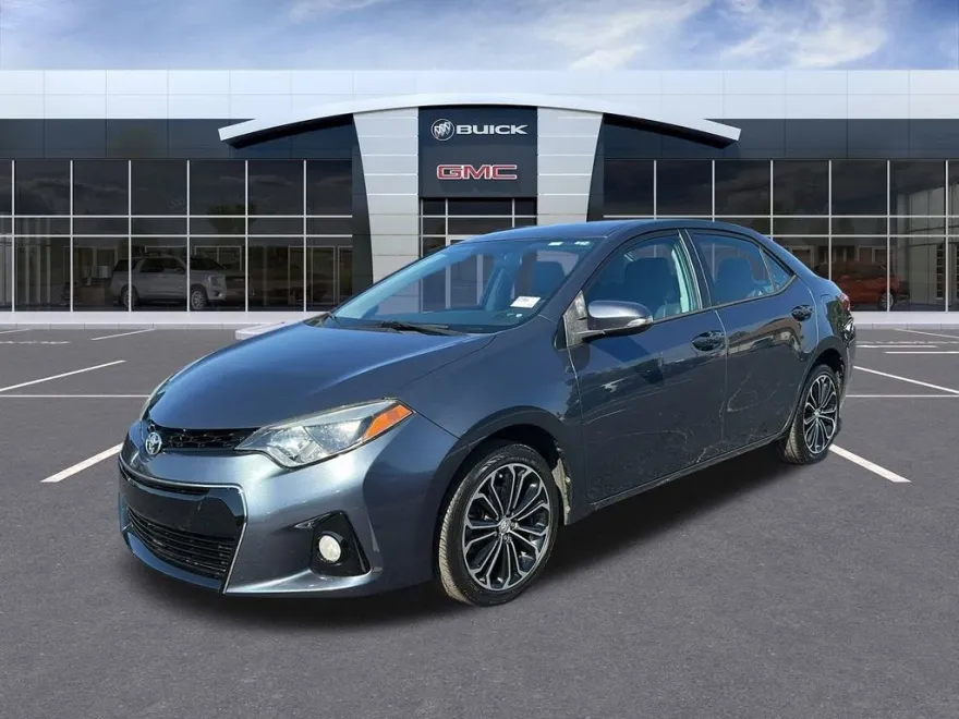 2015 Toyota Corolla L photo 1