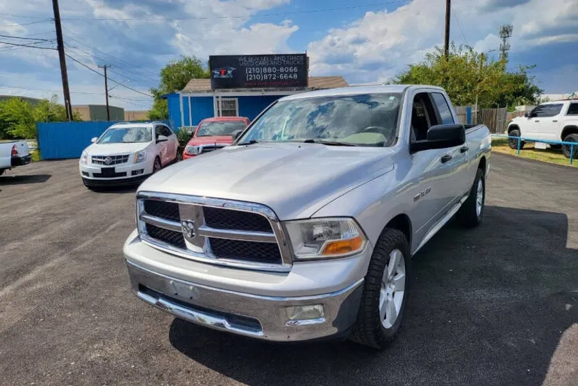 2009 Dodge Ram SLT photo 1