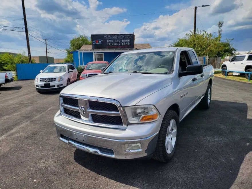 2009 Dodge Ram SLT photo 1