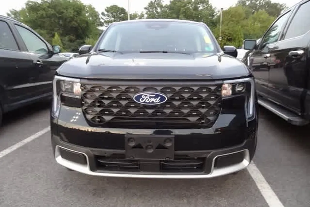 2025 Ford Maverick Lariat photo 1