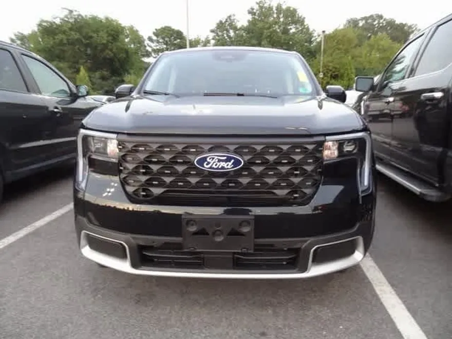 2025 Ford Maverick Lariat photo 1