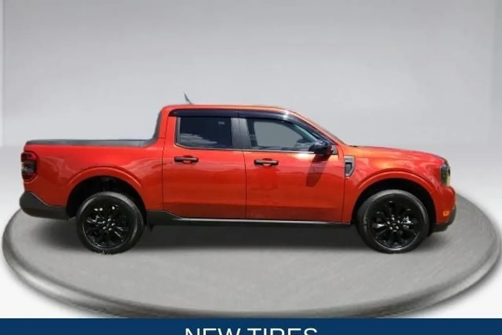 2023 Ford Maverick XLT photo 1