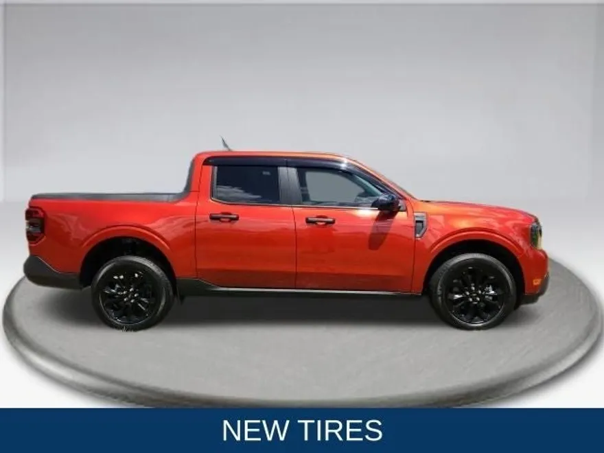 2023 Ford Maverick XLT photo 1