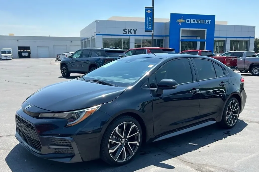 2021 Toyota Corolla SE photo 1
