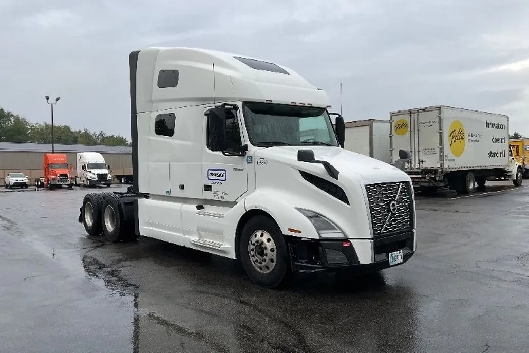 2022 Volvo Truck VNL photo 1
