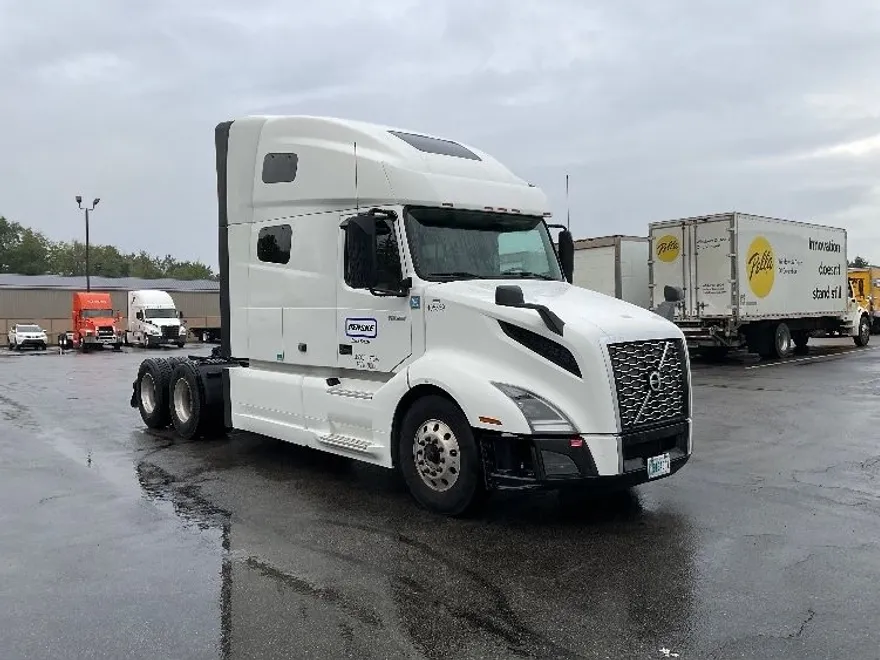 2022 Volvo Truck VNL photo 1