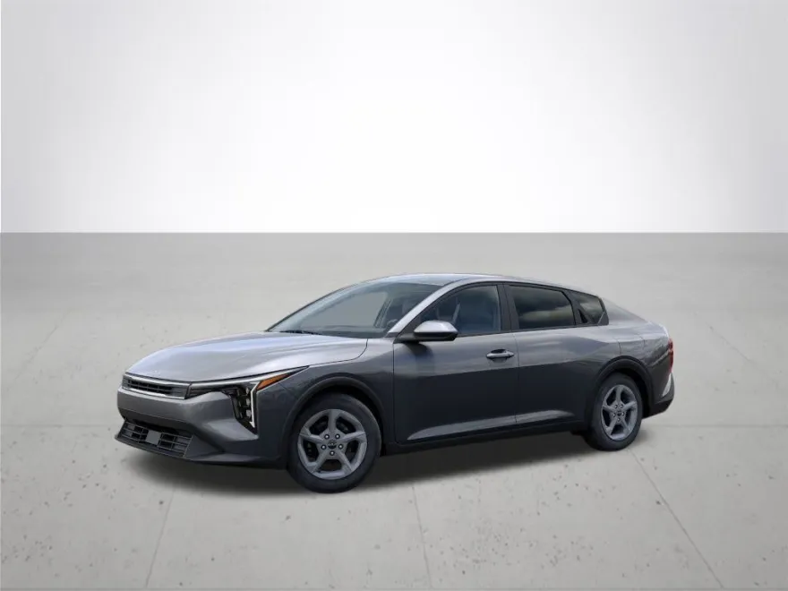 2025 Kia K4 LXS photo 1
