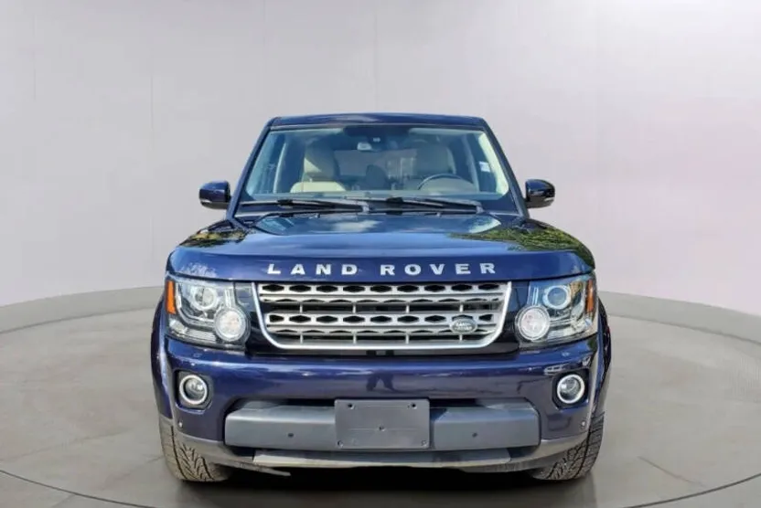 2016 Land Rover LR4 HSE photo 1