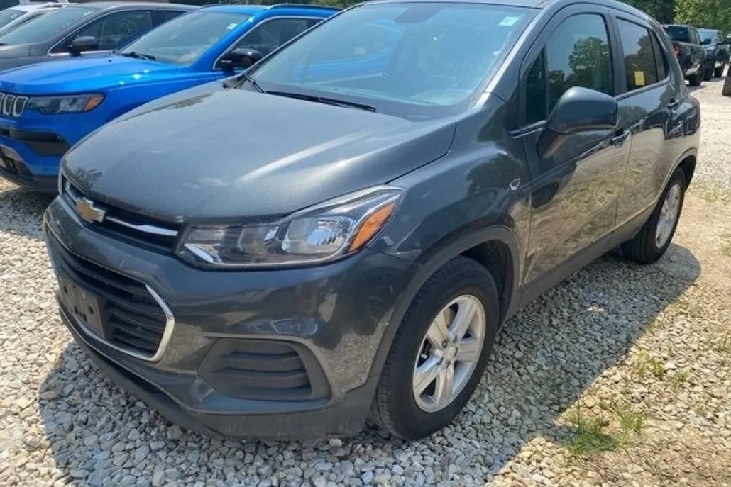 2020 Chevrolet Trax LS photo 1